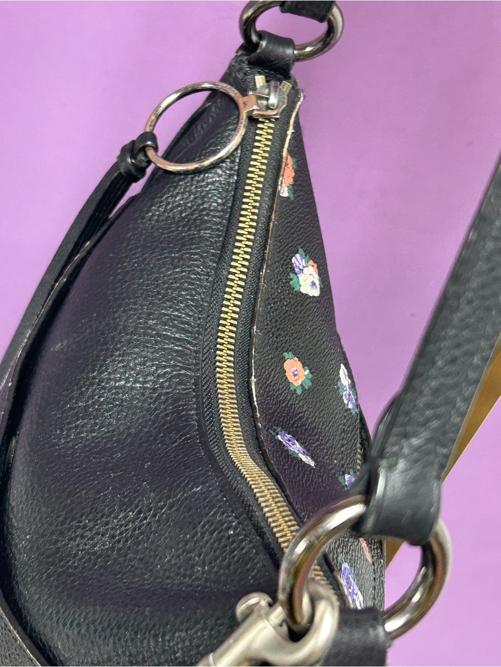 Coach Black Pebbled Leather Shoulder Bag w/Floral Print Approx. 12 x 9.5 x 3 - Picture 8 of 17
